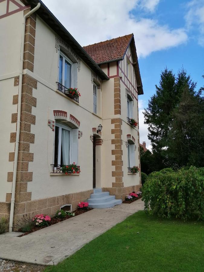 Le Paris Londres Bed and Breakfast Mesnieres-en-Bray Εξωτερικό φωτογραφία